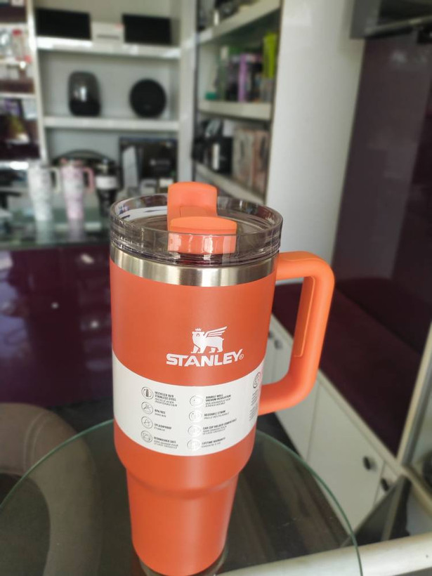 ماگ استنلی مدل Quencher Tumbler H2.0 کد 40oz گنجایش 1.18 لیتر