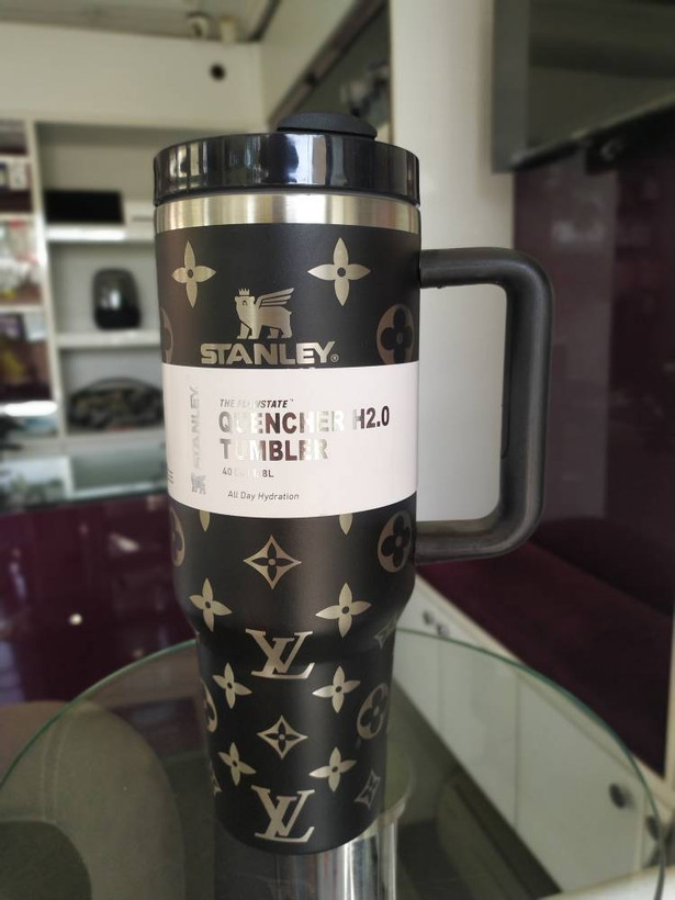 ماگ استنلی مدل Quencher Tumbler H2.0 کد 40oz گنجایش 1.18 لیتر